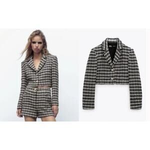 Zara Black & White Tweed Textured Cropped Blazer Jacket Gold Buttons Size Medium